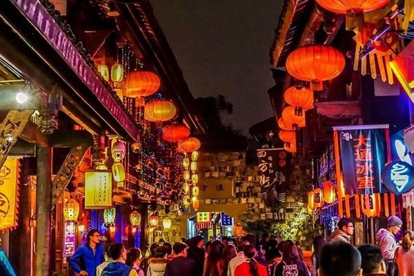 Phố cổ Cẩm Lý (Cẩm Lý cổ trấn) — con phố cổ kính bên bờ sông, khu chợ truyền thống và nhà cổ ở Đô Giang Yển, Tứ Xuyên